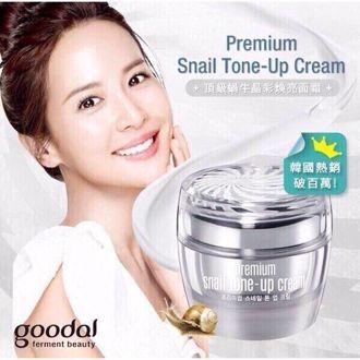 Hình ảnh củaKem Dưỡng Da Cao Cấp Ốc Sên Goodal Premium Snail Tone Up Cream 50g