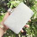 Hiển thị chi tiết Ví cầm tay dự tiệc trắng đính đá sang trọng quý phái VT1124 Hình ảnh củaVí cầm tay dự tiệc trắng đính đá sang trọng quý phái VT1124