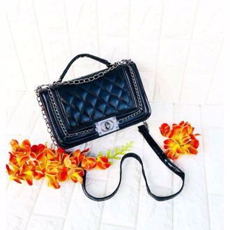 Hình ảnh củaVí Da Chanel Viền Xích A0851