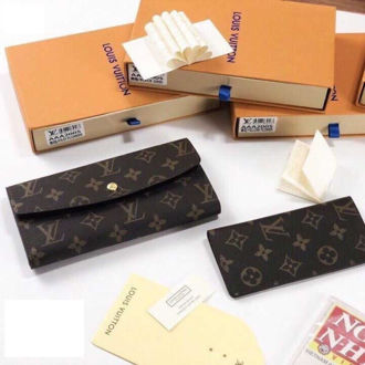 Hình ảnh củaVí Cầm Tay Louis Vuitton -VD12B0